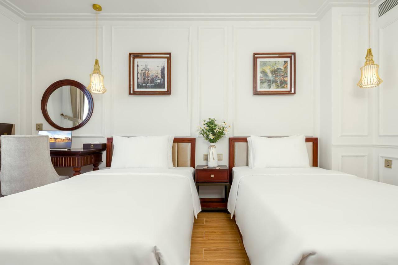 Khách sạn Menora Grand