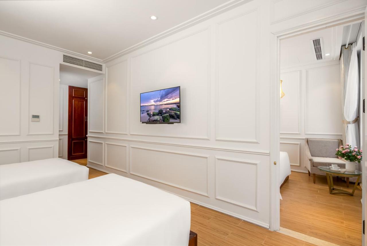 Khách sạn Menora Grand